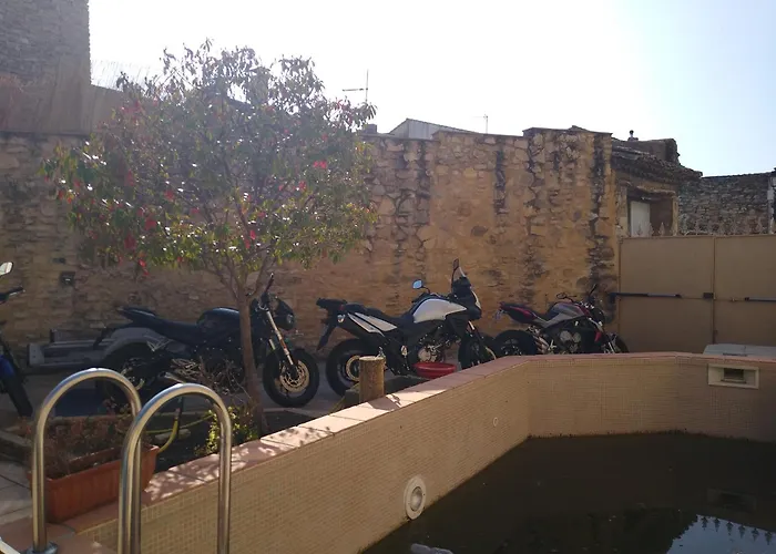 Relais Des 3 Ponts ホームステイ Codolet